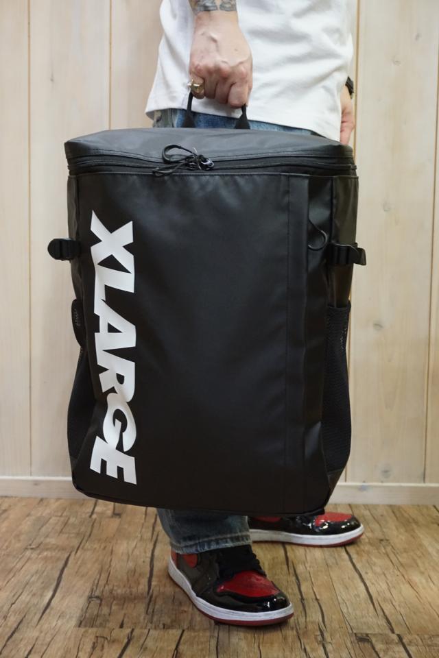 XLARGE エクストララージ XLARGE エクストララージ 101231053008 XLARGE BOX STYLE BACKPACK  バックパック カラビナサコッシュ付き WHITE 正規通販 限定 メンズ レディース /MOLOTOV COCKTAIL モロトフカクテル 通販