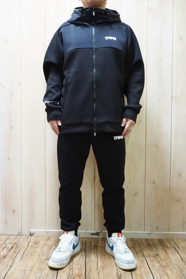 TFW49 ⭐️ネオンフーディー⭐️美品 ストレッチ❤️軽量 TFW49 ティーエフダブリューフォーティーナイン / TFW49 ティーエフ