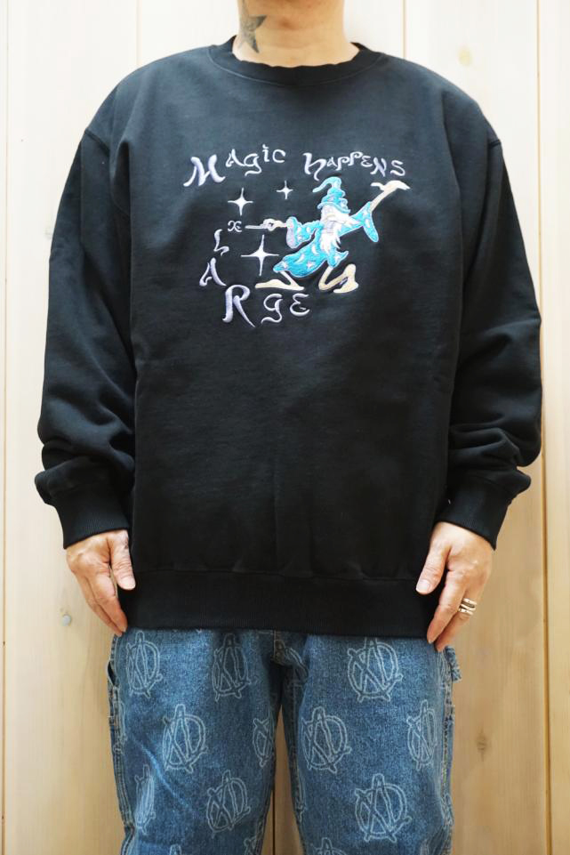 大人気 XLARGE MAGIC HAPPENS CREWNECK SWEATSHIRT 刺繍◎ XLARGE（エクストララージ）の「MAGIC HAPPENS CREWNECK