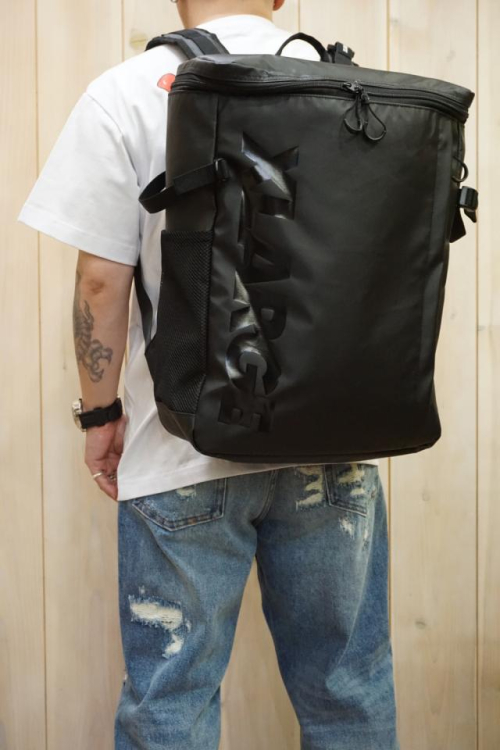 XLARGE エクストララージ 101231053008 XLARGE BOX STYLE BACKPACK バックパック カラビナ&サコッシュ付き BLACK 正規通販 限定 メンズ レディース