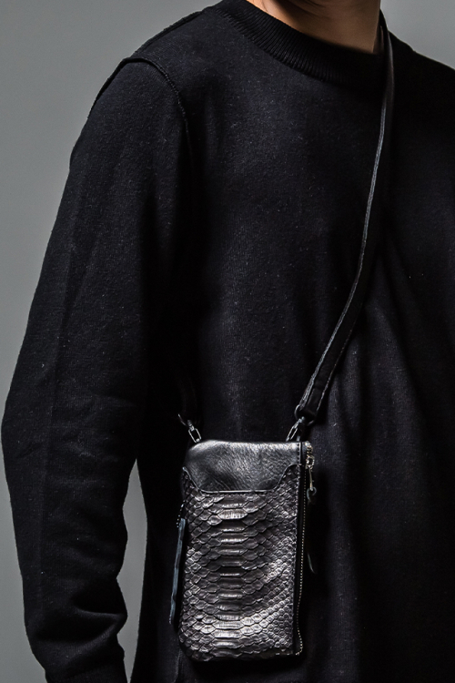 RESOUND CLOTHING リサウンドクロージング RC30-BAG-005RD decade collabo Wallet phone bag ディケイドコラボミニバッグ BLACK 正規通販 メンズ